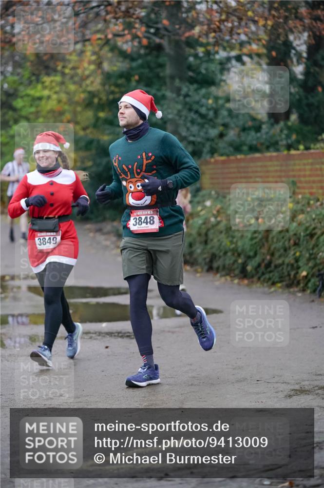 07.12.2025 - St. Pauli X-Mass-Run No. 15 Michael Burmester http://msf.ph/oto/9413009 07.12.2025 10:02:41 Laufen 3849, 15, 3848 meine-sportfotos.de
