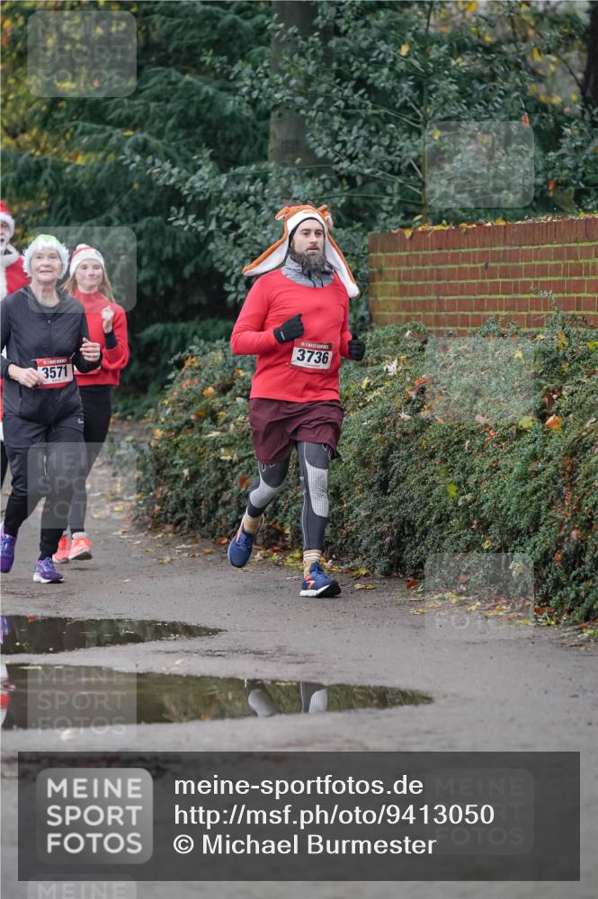 07.12.2025 - St. Pauli X-Mass-Run No. 15 Michael Burmester http://msf.ph/oto/9413050 07.12.2025 10:02:57 Laufen 3571, 3736 meine-sportfotos.de