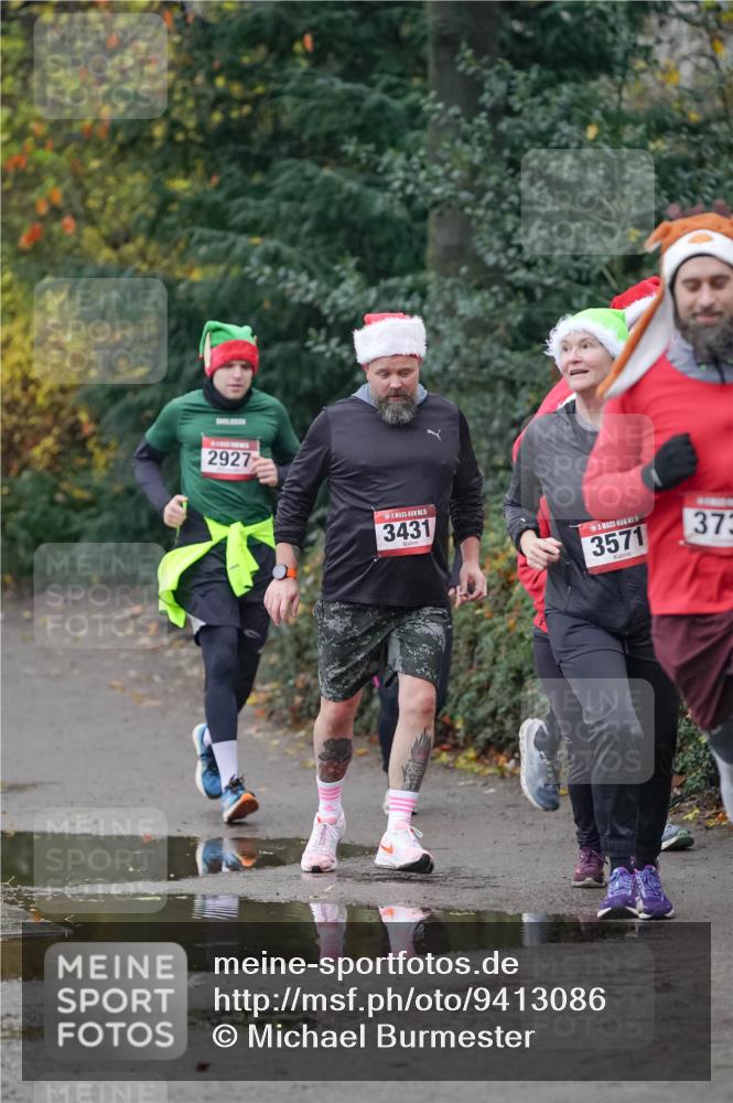 07.12.2025 - St. Pauli X-Mass-Run No. 15 Michael Burmester http://msf.ph/oto/9413086 07.12.2025 10:03:00 Laufen 2927, 3431, 5, 3571, 373 meine-sportfotos.de