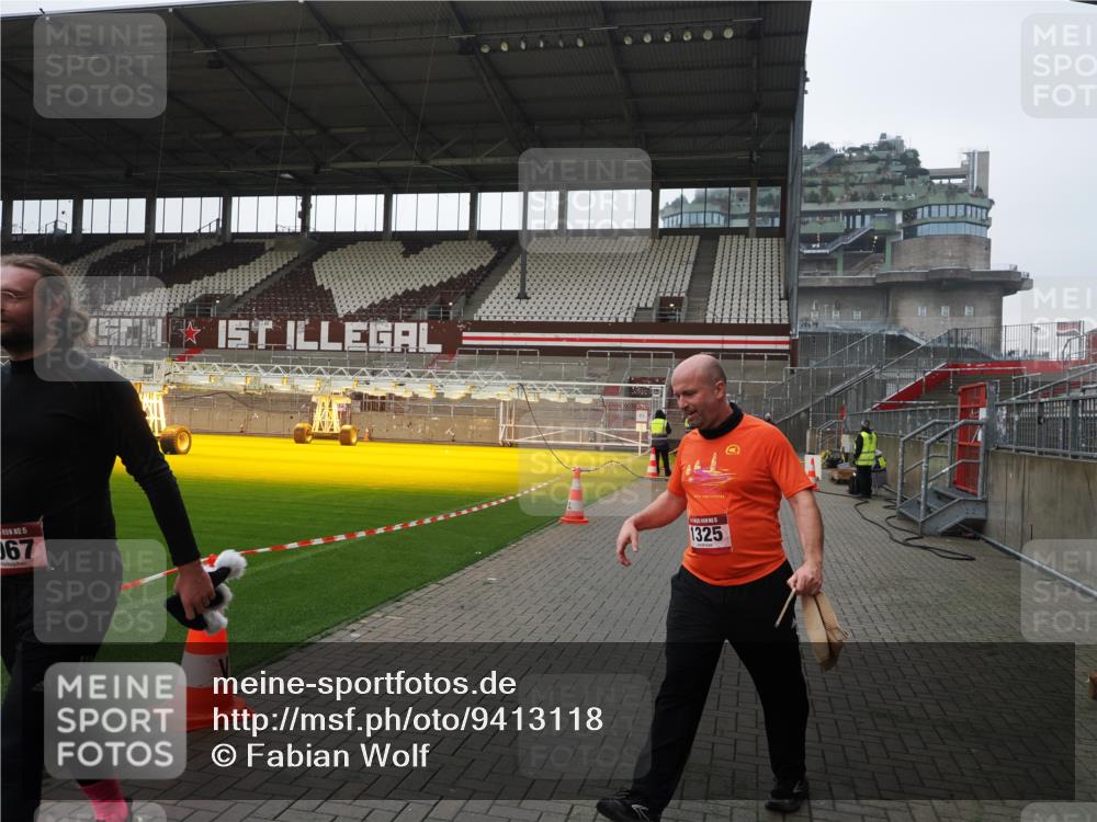 07.12.2025 - St. Pauli X-Mass-Run No. 15 Fabian Wolf http://msf.ph/oto/9413118 07.12.2025 11:18:58 Ziel 1109, 1322, 2064, 2067 meine-sportfotos.de