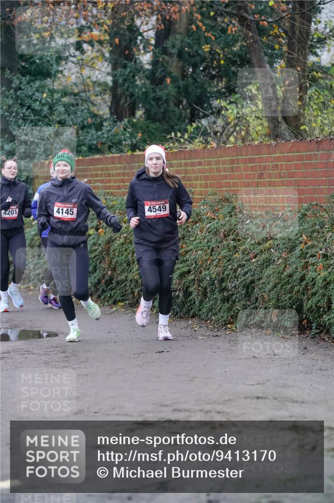 07.12.2025 - St. Pauli X-Mass-Run No. 15 Michael Burmester http://msf.ph/oto/9413170 07.12.2025 10:03:09 Laufen 4201, 4145, 4549 meine-sportfotos.de