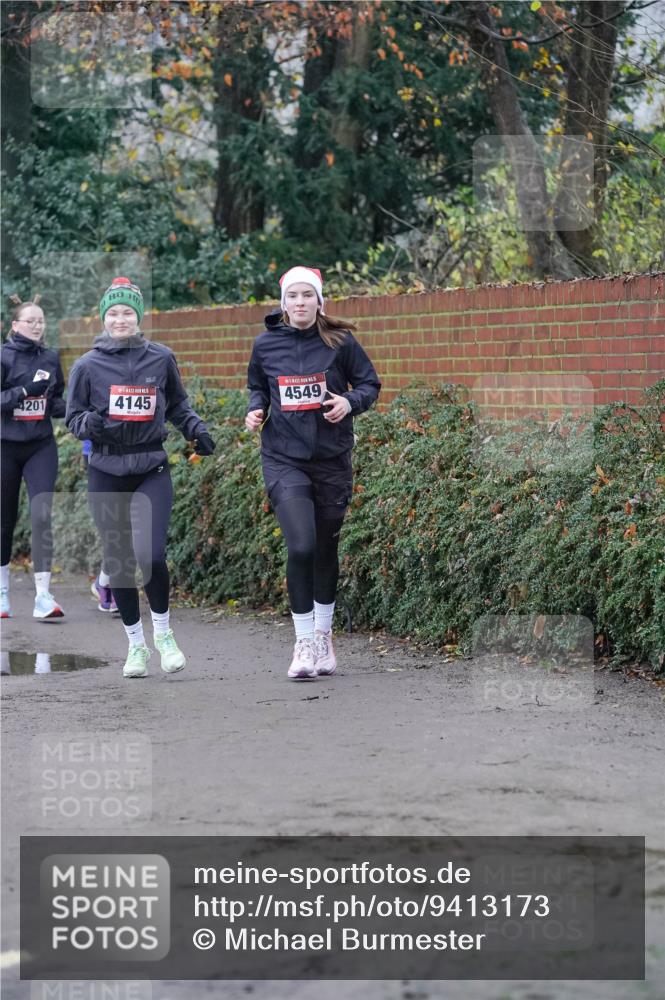 07.12.2025 - St. Pauli X-Mass-Run No. 15 Michael Burmester http://msf.ph/oto/9413173 07.12.2025 10:03:09 Laufen 4201, 4145, 4549 meine-sportfotos.de