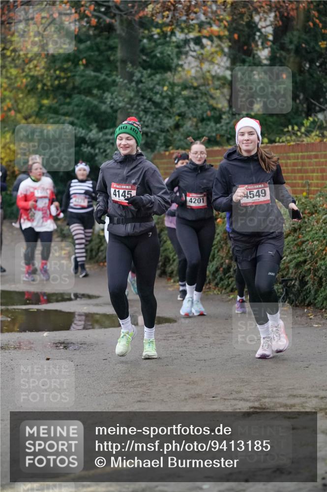 07.12.2025 - St. Pauli X-Mass-Run No. 15 Michael Burmester http://msf.ph/oto/9413185 07.12.2025 10:03:10 Laufen 4145, 5, 4201, 4549 meine-sportfotos.de