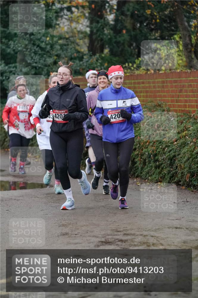 07.12.2025 - St. Pauli X-Mass-Run No. 15 Michael Burmester http://msf.ph/oto/9413203 07.12.2025 10:03:12 Laufen 1410, 1039, 15, 43420, 420 meine-sportfotos.de
