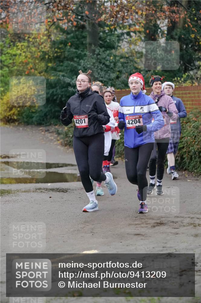 07.12.2025 - St. Pauli X-Mass-Run No. 15 Michael Burmester http://msf.ph/oto/9413209 07.12.2025 10:03:13 Laufen 4201, 5, 4204 meine-sportfotos.de