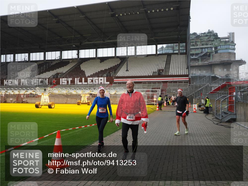 07.12.2025 - St. Pauli X-Mass-Run No. 15 Fabian Wolf http://msf.ph/oto/9413253 07.12.2025 11:19:24 Ziel 295, 302, 797, 2062, 2597, 2788, 3205 meine-sportfotos.de