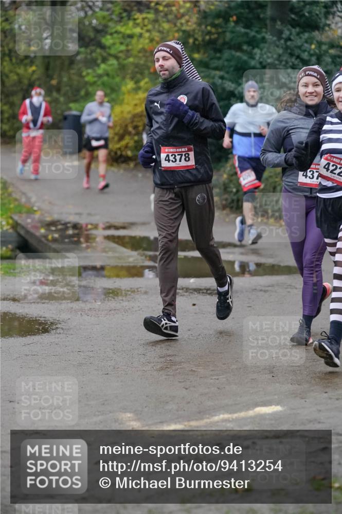 07.12.2025 - St. Pauli X-Mass-Run No. 15 Michael Burmester http://msf.ph/oto/9413254 07.12.2025 10:03:17 Laufen 5, 4378, 437, 422 meine-sportfotos.de
