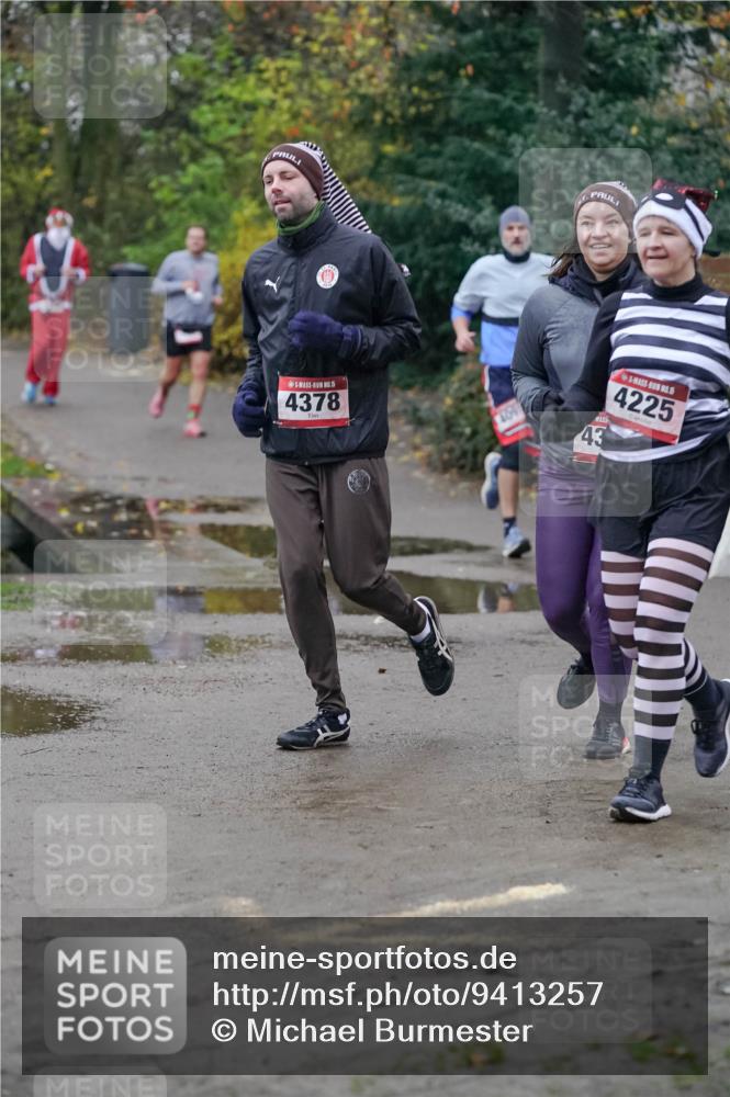 07.12.2025 - St. Pauli X-Mass-Run No. 15 Michael Burmester http://msf.ph/oto/9413257 07.12.2025 10:03:17 Laufen 15, 4378, 404, 43, 5, 4225 meine-sportfotos.de