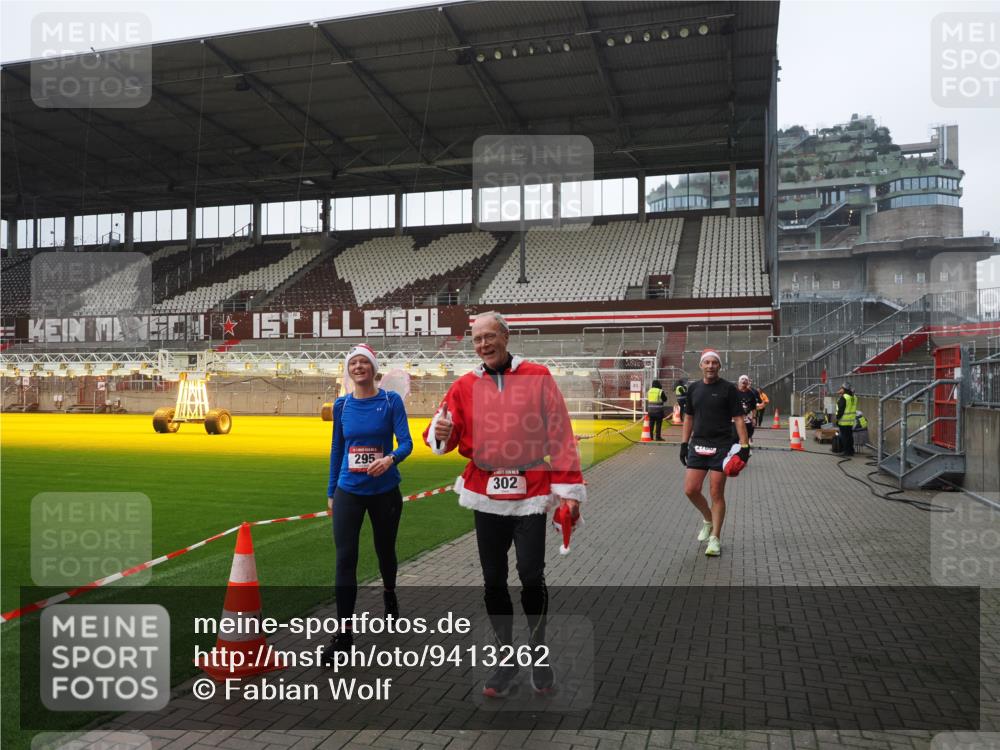 07.12.2025 - St. Pauli X-Mass-Run No. 15 Fabian Wolf http://msf.ph/oto/9413262 07.12.2025 11:19:24 Ziel 295, 302, 797, 2062, 2597, 2788, 3205 meine-sportfotos.de