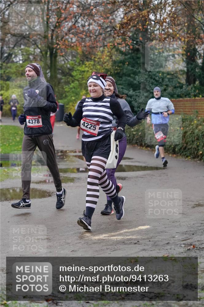 07.12.2025 - St. Pauli X-Mass-Run No. 15 Michael Burmester http://msf.ph/oto/9413263 07.12.2025 10:03:18 Laufen 4378, 15, 4225, 4091 meine-sportfotos.de