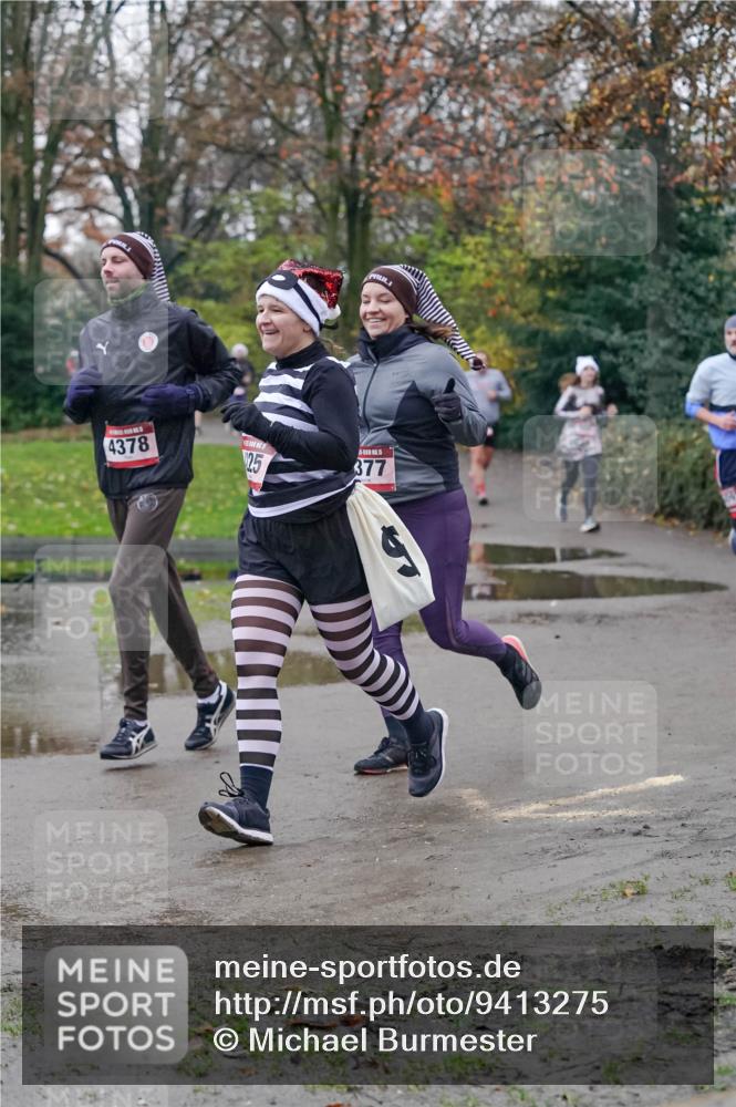 07.12.2025 - St. Pauli X-Mass-Run No. 15 Michael Burmester http://msf.ph/oto/9413275 07.12.2025 10:03:18 Laufen 4378, 25, 377 meine-sportfotos.de