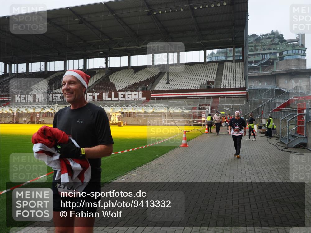 07.12.2025 - St. Pauli X-Mass-Run No. 15 Fabian Wolf http://msf.ph/oto/9413332 07.12.2025 11:19:29 Ziel 367, 373, 797, 1563, 2062, 2788, 3205 meine-sportfotos.de