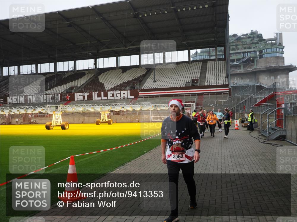 07.12.2025 - St. Pauli X-Mass-Run No. 15 Fabian Wolf http://msf.ph/oto/9413353 07.12.2025 11:19:34 Ziel 367, 373, 797, 1336, 1343, 1563, 2062 meine-sportfotos.de