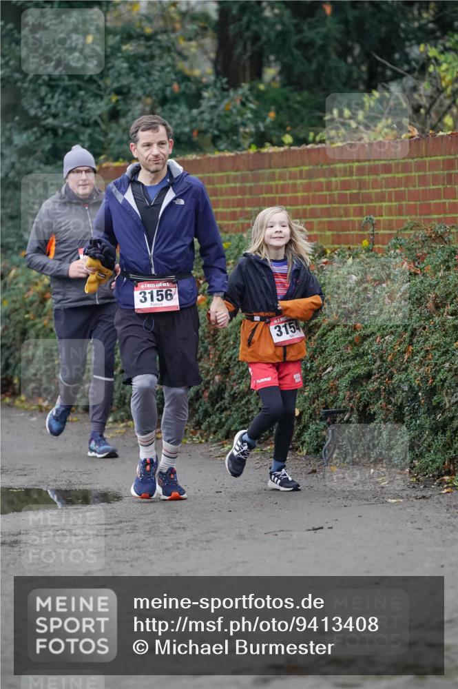 07.12.2025 - St. Pauli X-Mass-Run No. 15 Michael Burmester http://msf.ph/oto/9413408 07.12.2025 10:03:33 Laufen 3156, 3154 meine-sportfotos.de