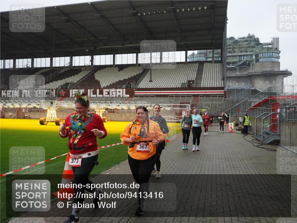 07.12.2025 - St. Pauli X-Mass-Run No. 15 Fabian Wolf http://msf.ph/oto/9413416 07.12.2025 11:19:41 Ziel 367, 373, 797, 1336, 1343, 1563, 2217, 3160 meine-sportfotos.de