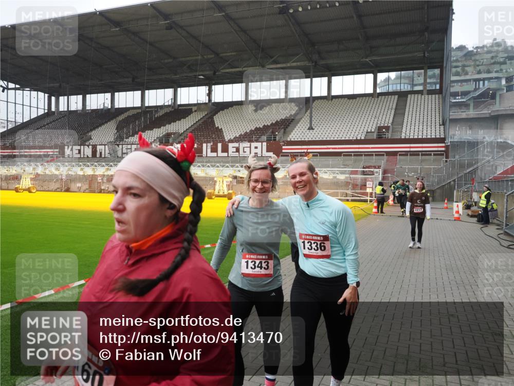 07.12.2025 - St. Pauli X-Mass-Run No. 15 Fabian Wolf http://msf.ph/oto/9413470 07.12.2025 11:19:46 Ziel 367, 373, 1336, 1343, 2217, 2581, 3075, 3160, 3822, 3823 meine-sportfotos.de