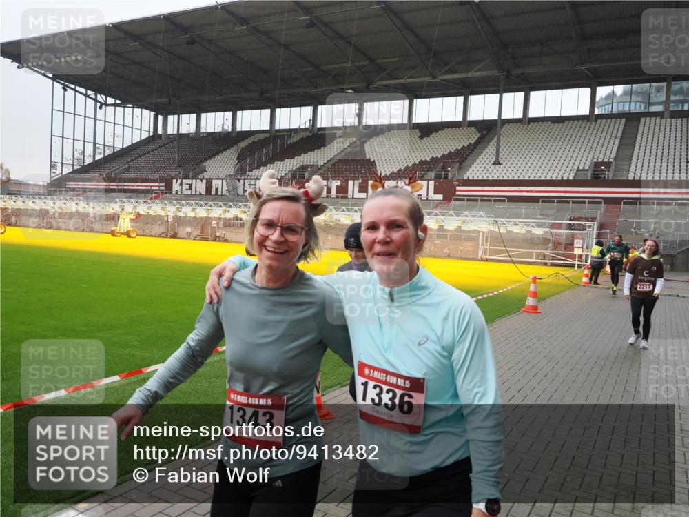 07.12.2025 - St. Pauli X-Mass-Run No. 15 Fabian Wolf http://msf.ph/oto/9413482 07.12.2025 11:19:47 Ziel 367, 373, 1336, 1343, 2217, 2581, 2771, 3075, 3160, 3822, 3823 meine-sportfotos.de