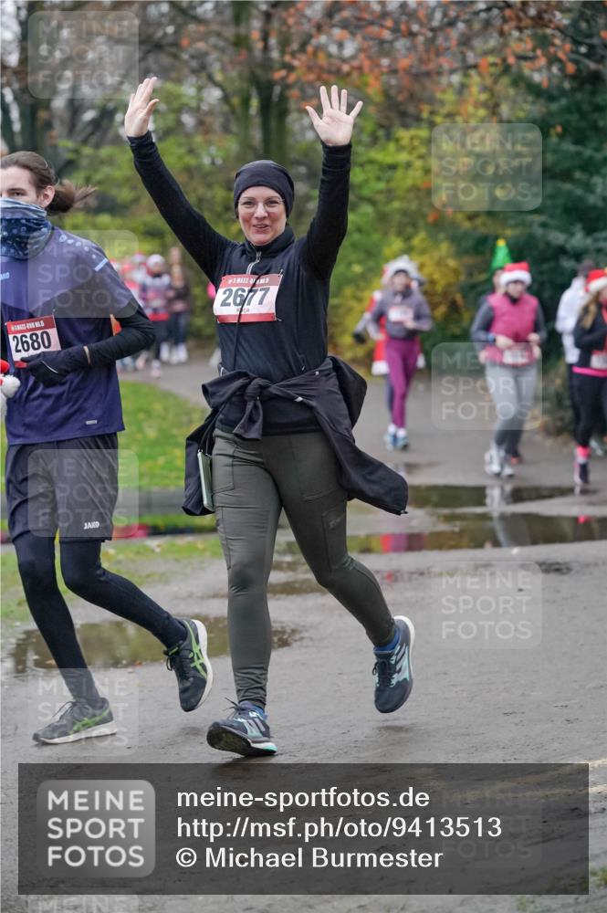 07.12.2025 - St. Pauli X-Mass-Run No. 15 Michael Burmester http://msf.ph/oto/9413513 07.12.2025 10:03:41 Laufen 2680, 26, 77 meine-sportfotos.de