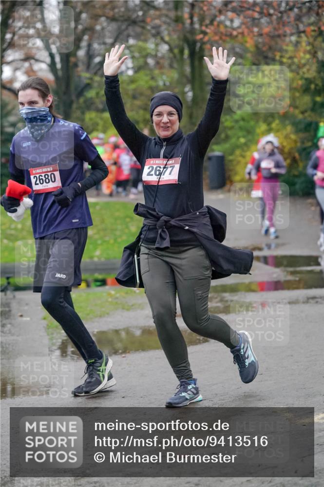 07.12.2025 - St. Pauli X-Mass-Run No. 15 Michael Burmester http://msf.ph/oto/9413516 07.12.2025 10:03:41 Laufen 5, 2680, 2677 meine-sportfotos.de