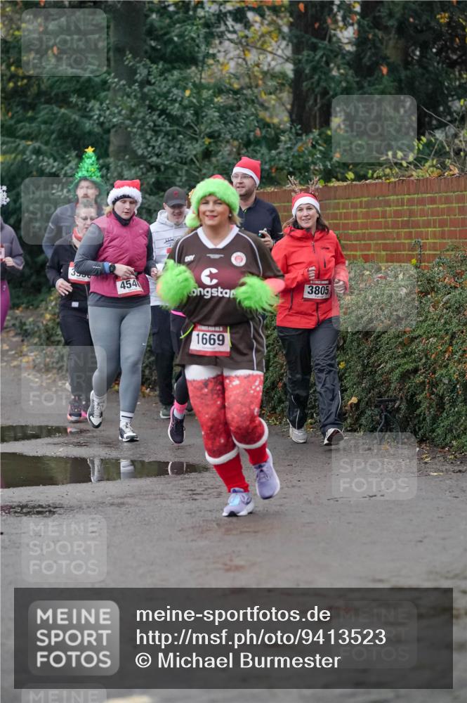07.12.2025 - St. Pauli X-Mass-Run No. 15 Michael Burmester http://msf.ph/oto/9413523 07.12.2025 10:03:42 Laufen 3500, 454, 3805, 1669 meine-sportfotos.de