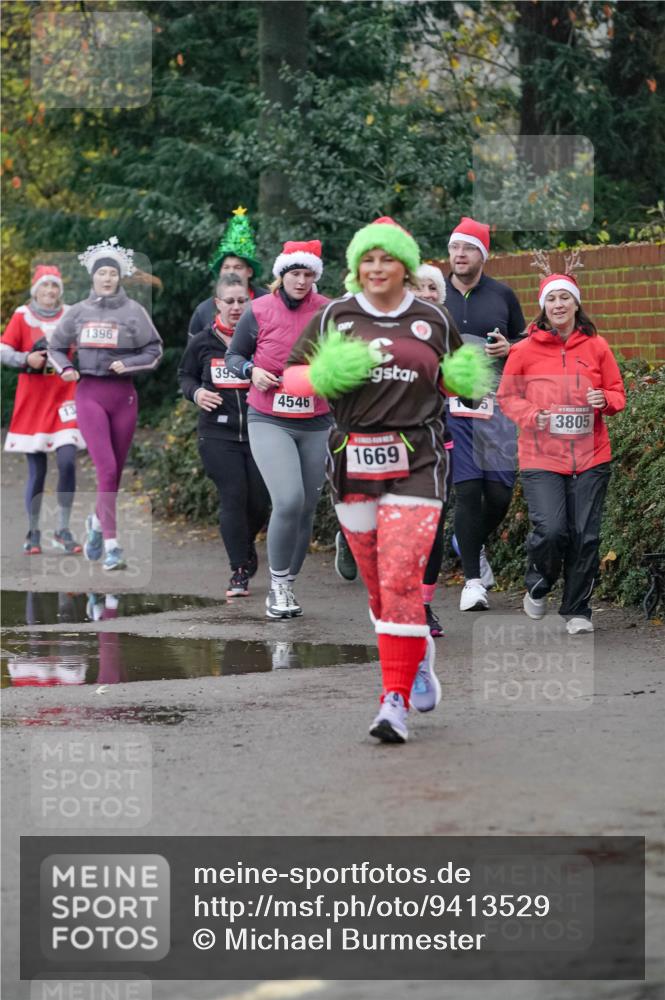 07.12.2025 - St. Pauli X-Mass-Run No. 15 Michael Burmester http://msf.ph/oto/9413529 07.12.2025 10:03:43 Laufen 13, 1396, 399, 4546, 1669, 3805 meine-sportfotos.de