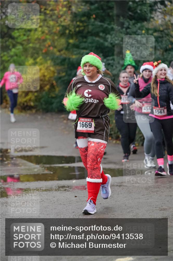 07.12.2025 - St. Pauli X-Mass-Run No. 15 Michael Burmester http://msf.ph/oto/9413538 07.12.2025 10:03:43 Laufen 15, 1669, 454, 1561 meine-sportfotos.de