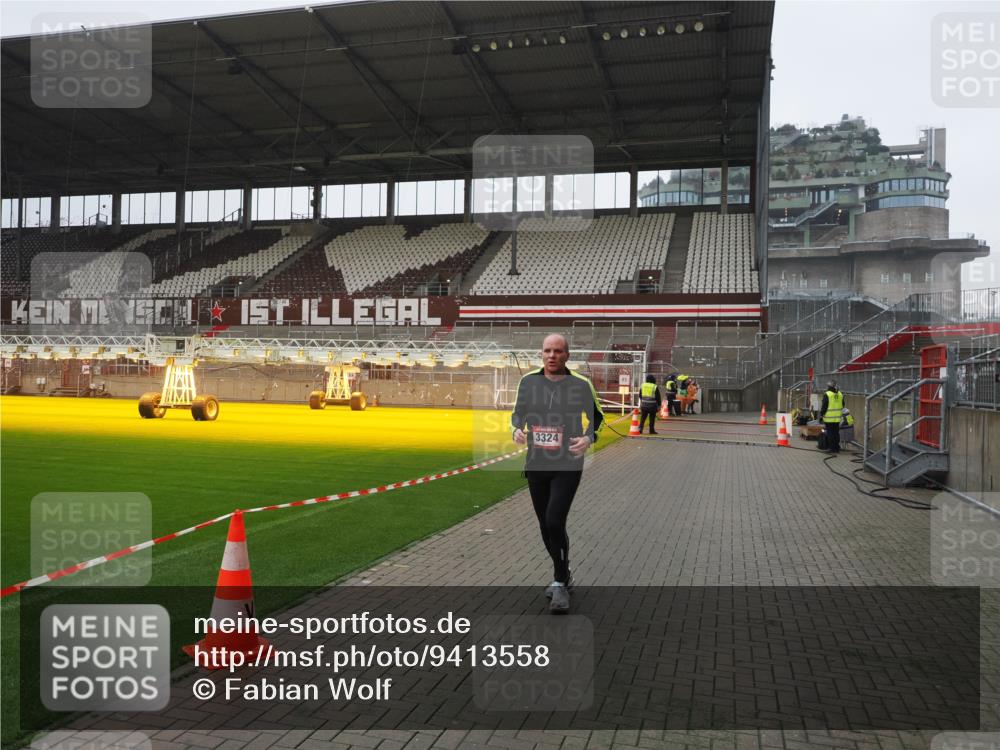 07.12.2025 - St. Pauli X-Mass-Run No. 15 Fabian Wolf http://msf.ph/oto/9413558 07.12.2025 11:20:00 Ziel 2581, 2771, 3075, 3170, 3324, 3822, 3823 meine-sportfotos.de