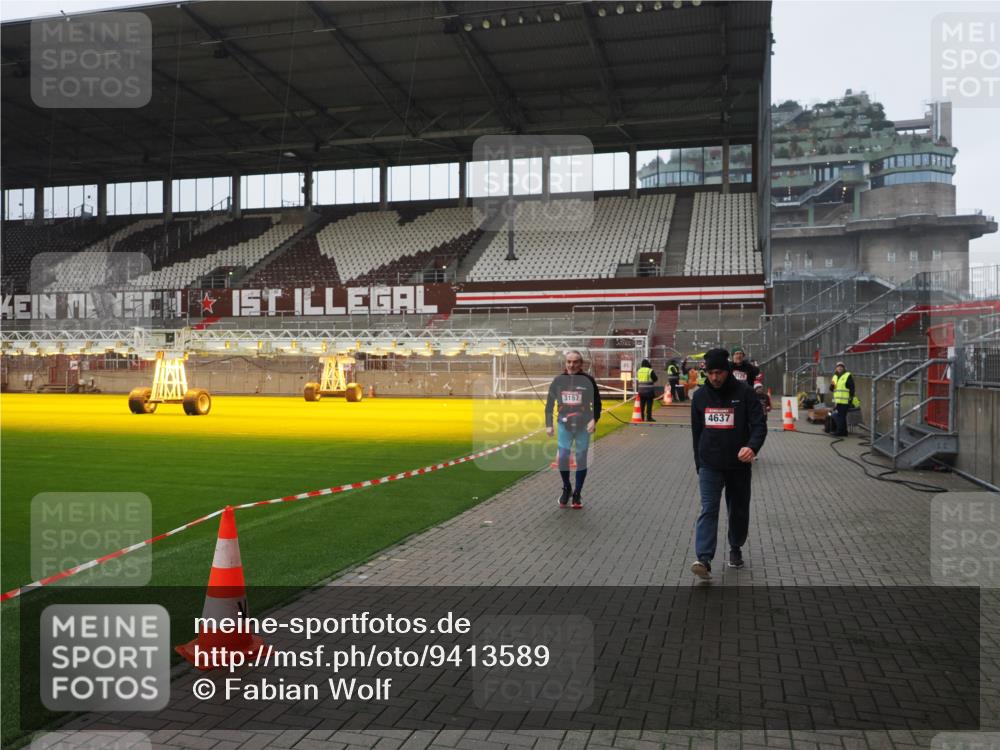 07.12.2025 - St. Pauli X-Mass-Run No. 15 Fabian Wolf http://msf.ph/oto/9413589 07.12.2025 11:20:23 Ziel 2577, 2578, 3129, 3157, 3309, 4637 meine-sportfotos.de