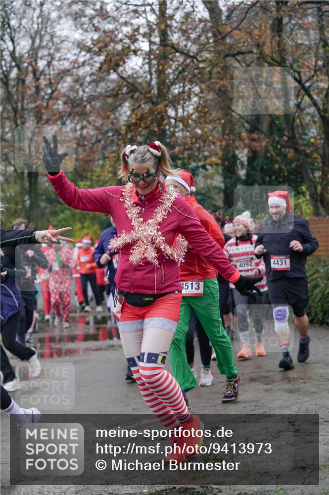 07.12.2025 - St. Pauli X-Mass-Run No. 15 Michael Burmester http://msf.ph/oto/9413973 07.12.2025 10:04:18 Laufen 1513, 4092, 4431 meine-sportfotos.de
