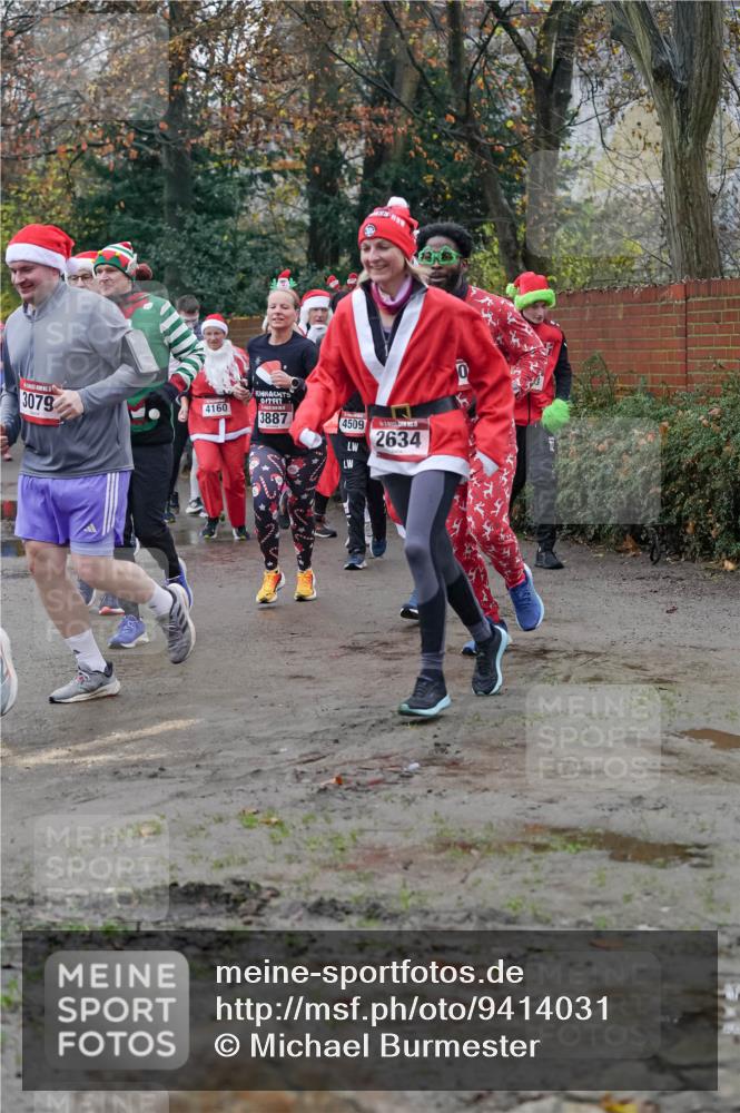 07.12.2025 - St. Pauli X-Mass-Run No. 15 Michael Burmester http://msf.ph/oto/9414031 07.12.2025 10:04:22 Laufen 3079, 4160, 3887, 4509, 2634 meine-sportfotos.de