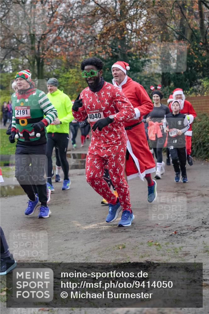 07.12.2025 - St. Pauli X-Mass-Run No. 15 Michael Burmester http://msf.ph/oto/9414050 07.12.2025 10:04:23 Laufen 5, 2191, 15, 4040, 4509 meine-sportfotos.de