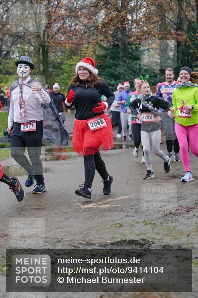 07.12.2025 - St. Pauli X-Mass-Run No. 15 Michael Burmester http://msf.ph/oto/9414104 07.12.2025 10:04:27 Laufen 2071, 2068, 4782, 4775 meine-sportfotos.de