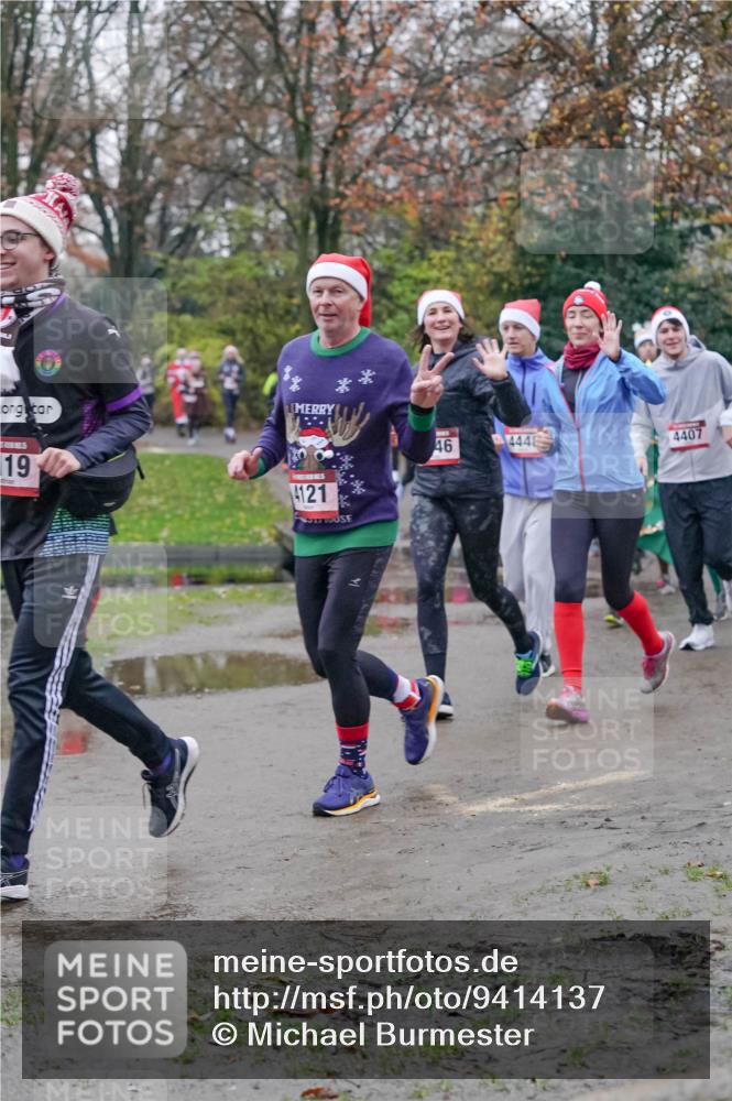 07.12.2025 - St. Pauli X-Mass-Run No. 15 Michael Burmester http://msf.ph/oto/9414137 07.12.2025 10:04:30 Laufen 15, 19, 4121, 46, 4448, 4407 meine-sportfotos.de