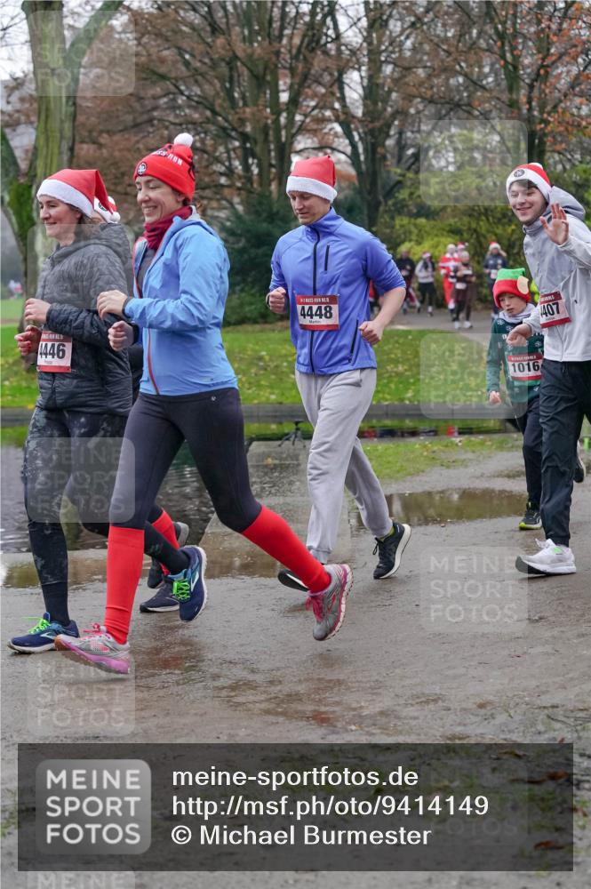07.12.2025 - St. Pauli X-Mass-Run No. 15 Michael Burmester http://msf.ph/oto/9414149 07.12.2025 10:04:32 Laufen 4446, 15, 4448, 407, 1016 meine-sportfotos.de
