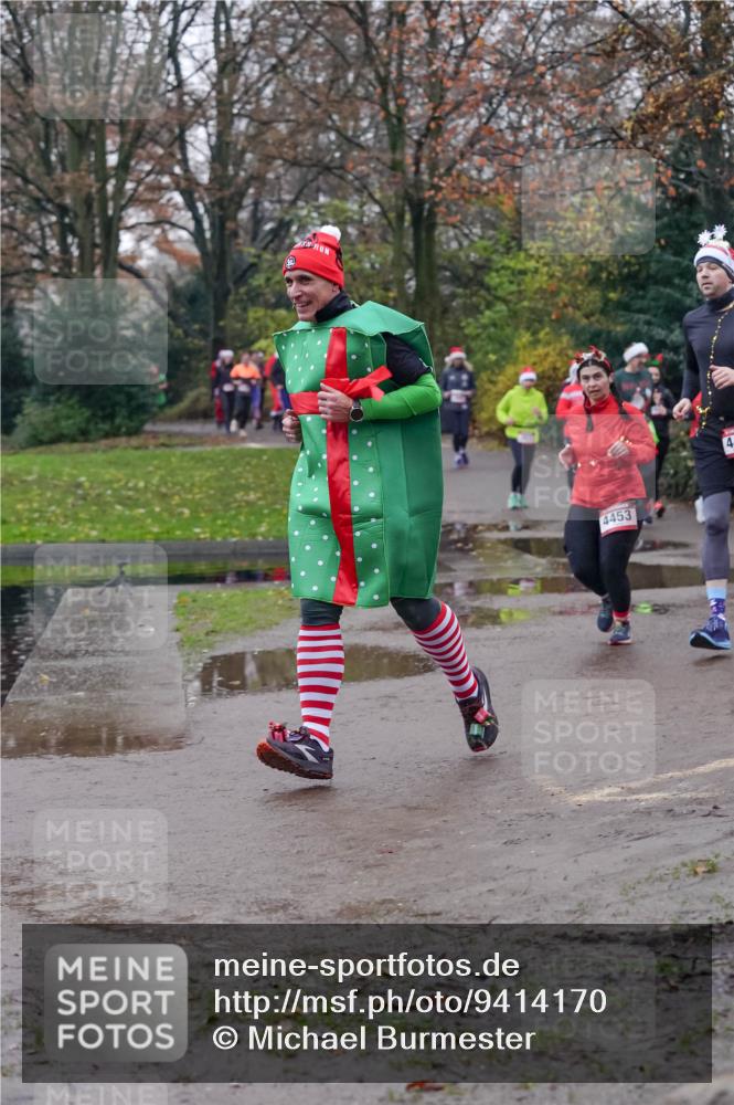 07.12.2025 - St. Pauli X-Mass-Run No. 15 Michael Burmester http://msf.ph/oto/9414170 07.12.2025 10:04:34 Laufen 4453 meine-sportfotos.de