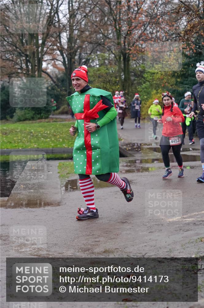 07.12.2025 - St. Pauli X-Mass-Run No. 15 Michael Burmester http://msf.ph/oto/9414173 07.12.2025 10:04:34 Laufen 4453 meine-sportfotos.de