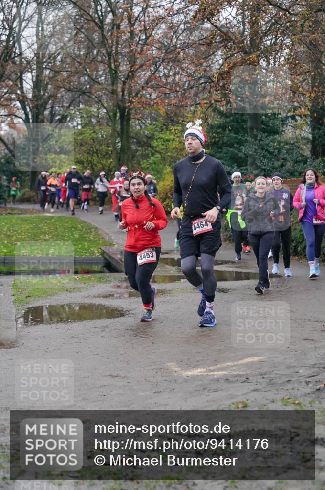07.12.2025 - St. Pauli X-Mass-Run No. 15 Michael Burmester http://msf.ph/oto/9414176 07.12.2025 10:04:35 Laufen 4453, 4454 meine-sportfotos.de