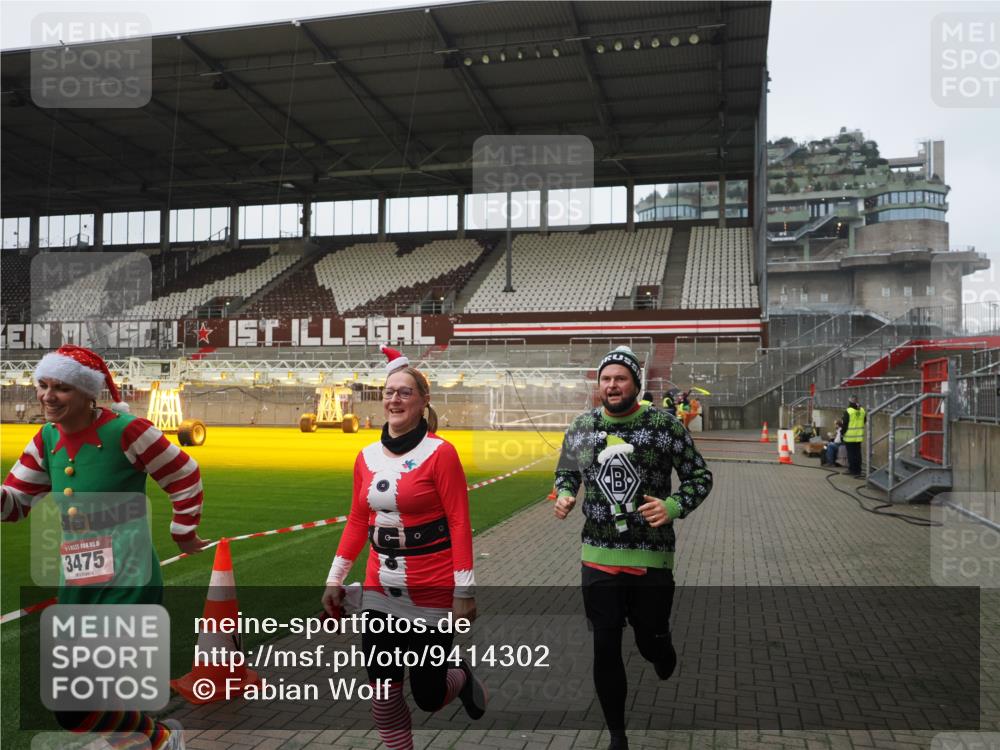 07.12.2025 - St. Pauli X-Mass-Run No. 15 Fabian Wolf http://msf.ph/oto/9414302 07.12.2025 11:22:07 Ziel 1284, 1297, 1775, 1779, 1904, 3474, 3475, 3820, 3821 meine-sportfotos.de