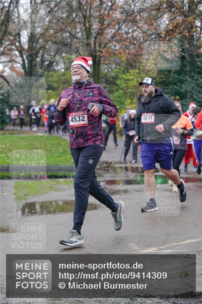 07.12.2025 - St. Pauli X-Mass-Run No. 15 Michael Burmester http://msf.ph/oto/9414309 07.12.2025 10:04:46 Laufen 15, 4532, 4531, 36 meine-sportfotos.de