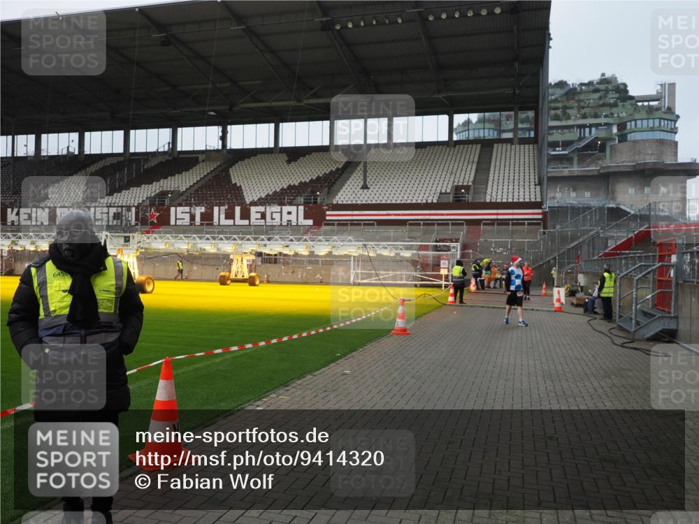 07.12.2025 - St. Pauli X-Mass-Run No. 15 Fabian Wolf http://msf.ph/oto/9414320 07.12.2025 11:22:21 Ziel 2812, 3127 meine-sportfotos.de