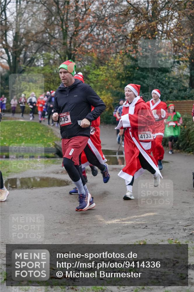 07.12.2025 - St. Pauli X-Mass-Run No. 15 Michael Burmester http://msf.ph/oto/9414336 07.12.2025 10:04:49 Laufen 15, 4135, 4133 meine-sportfotos.de