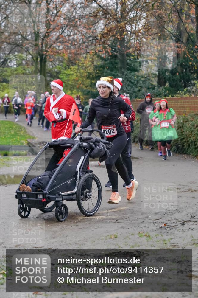 07.12.2025 - St. Pauli X-Mass-Run No. 15 Michael Burmester http://msf.ph/oto/9414357 07.12.2025 10:04:50 Laufen 5, 4202, 3714 meine-sportfotos.de