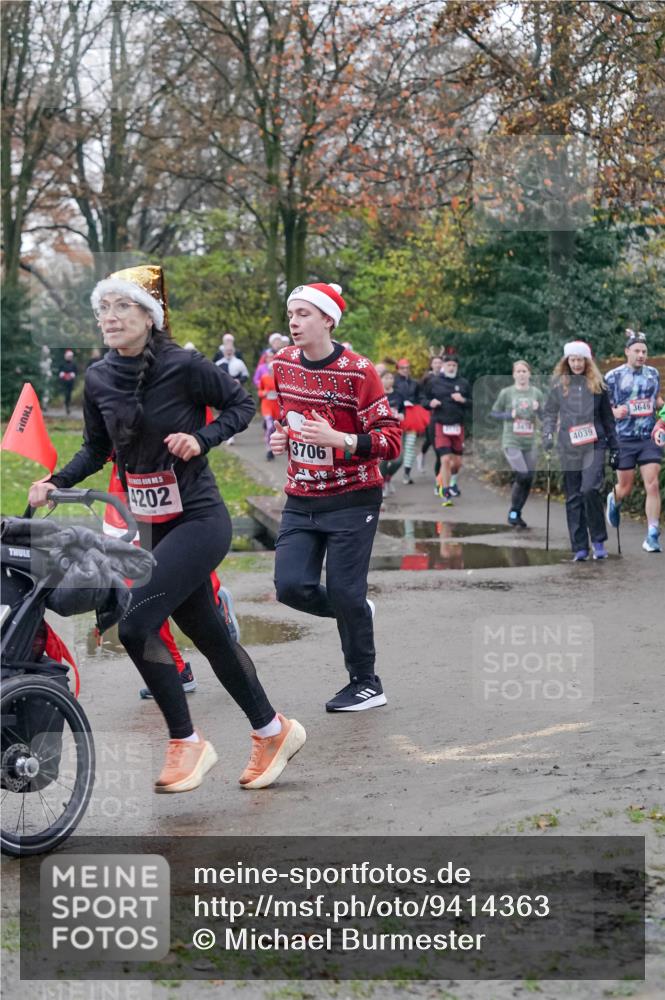 07.12.2025 - St. Pauli X-Mass-Run No. 15 Michael Burmester http://msf.ph/oto/9414363 07.12.2025 10:04:51 Laufen 4202, 3706, 3458, 4039, 3649 meine-sportfotos.de