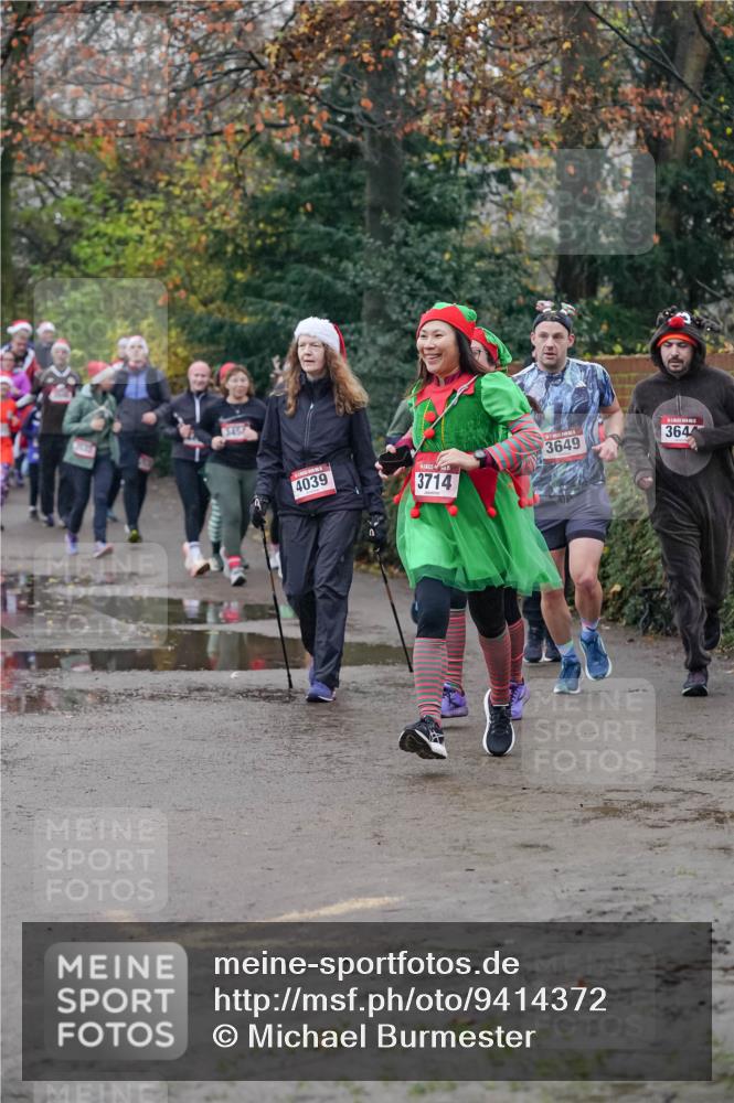 07.12.2025 - St. Pauli X-Mass-Run No. 15 Michael Burmester http://msf.ph/oto/9414372 07.12.2025 10:04:52 Laufen 3456, 4039, 3714, 3649, 364 meine-sportfotos.de
