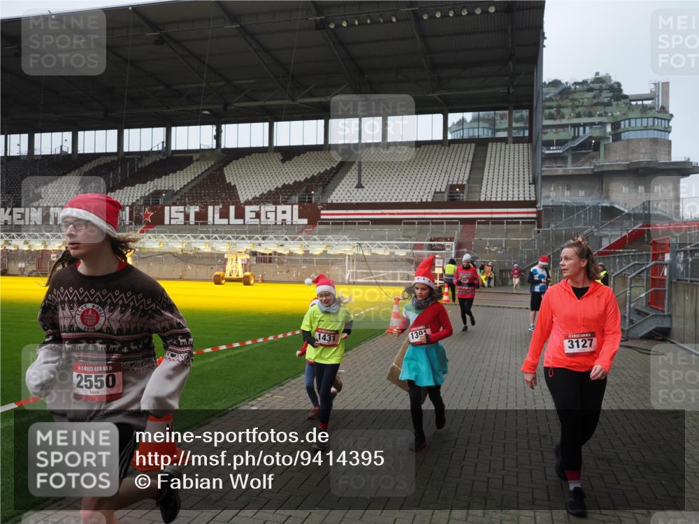 07.12.2025 - St. Pauli X-Mass-Run No. 15 Fabian Wolf http://msf.ph/oto/9414395 07.12.2025 11:22:33 Ziel 520, 1349, 1391, 1431, 2550, 2557, 2812, 2985, 3127 meine-sportfotos.de