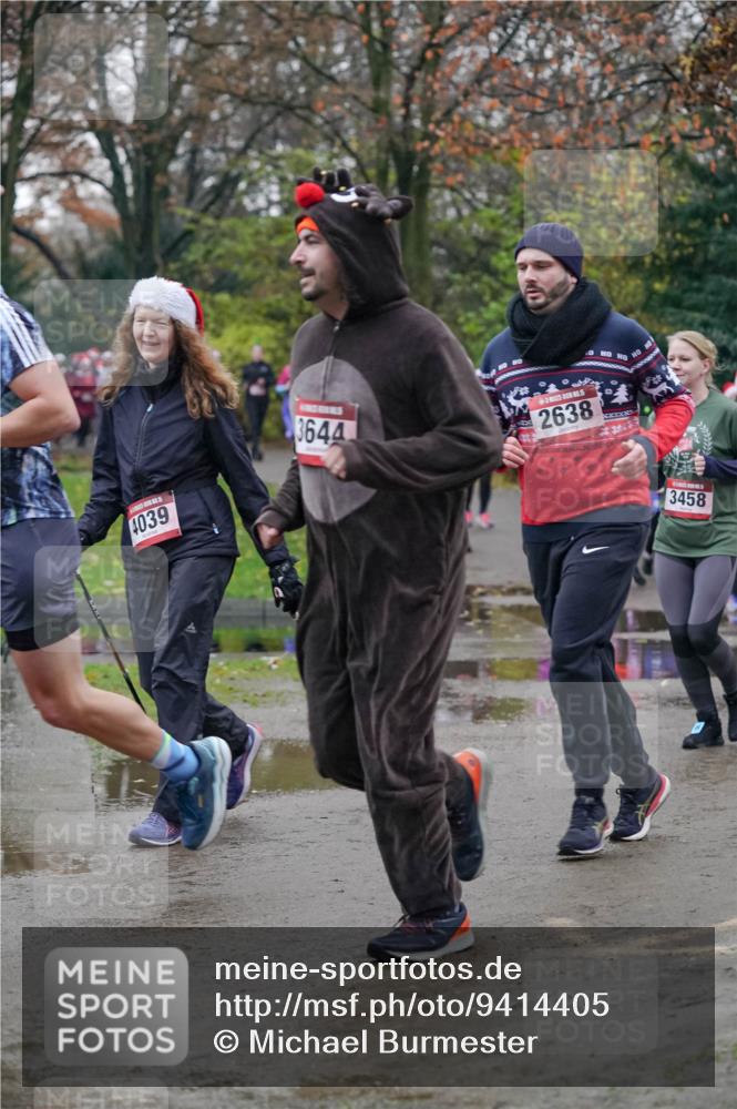 07.12.2025 - St. Pauli X-Mass-Run No. 15 Michael Burmester http://msf.ph/oto/9414405 07.12.2025 10:04:55 Laufen 4039, 3644, 2638, 3458 meine-sportfotos.de