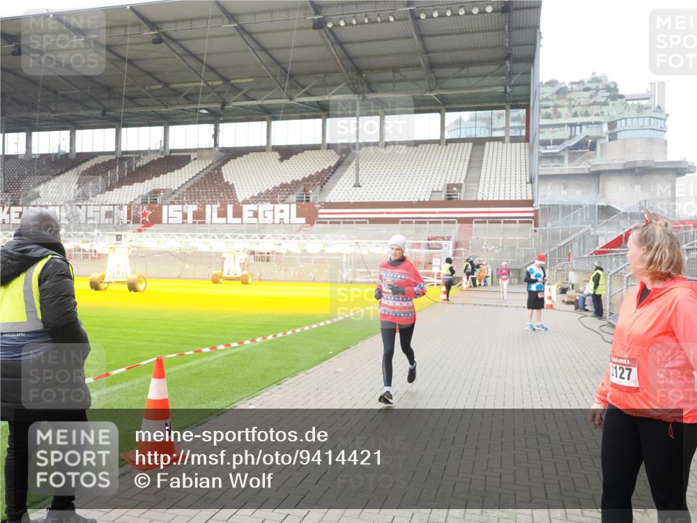 07.12.2025 - St. Pauli X-Mass-Run No. 15 Fabian Wolf http://msf.ph/oto/9414421 07.12.2025 11:22:34 Ziel 520, 1018, 1349, 1391, 1431, 2550, 2557, 2812, 2985, 3127 meine-sportfotos.de