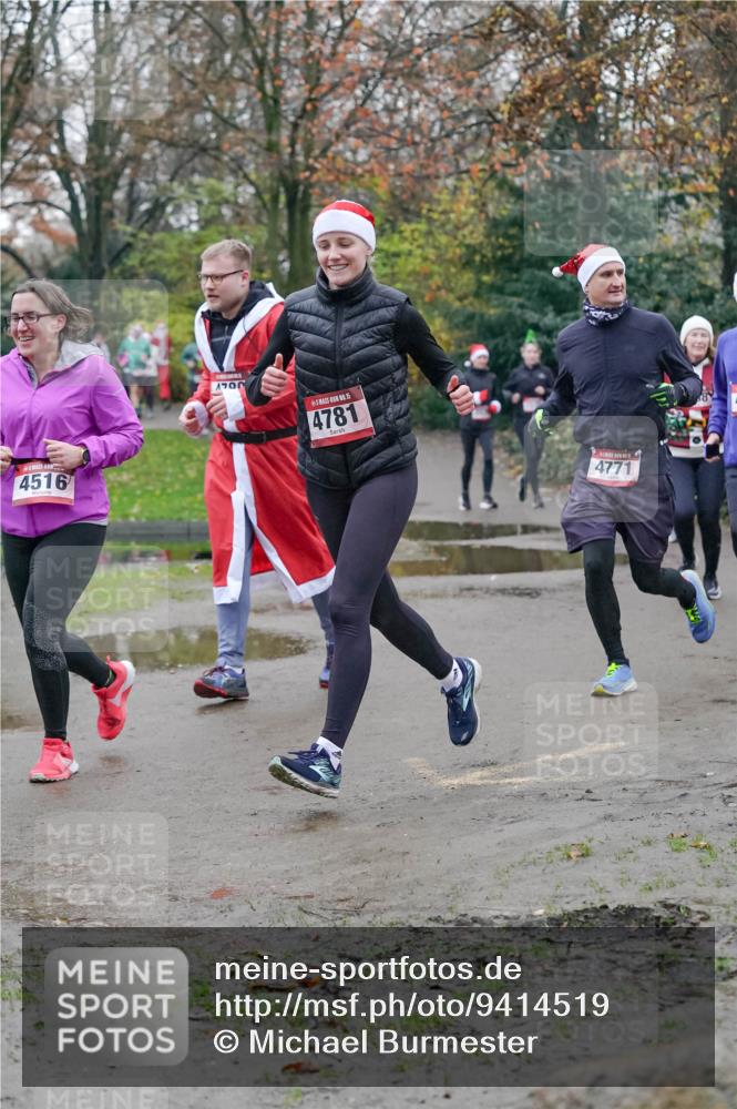 07.12.2025 - St. Pauli X-Mass-Run No. 15 Michael Burmester http://msf.ph/oto/9414519 07.12.2025 10:05:04 Laufen 4516, 1700, 15, 4781, 4771 meine-sportfotos.de