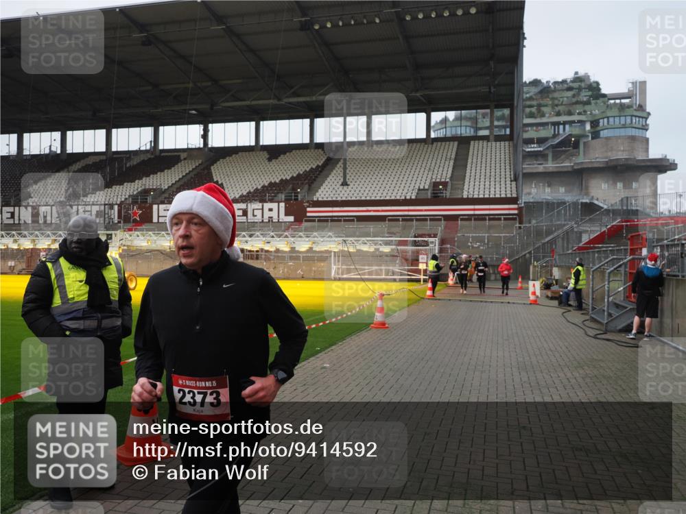 07.12.2025 - St. Pauli X-Mass-Run No. 15 Fabian Wolf http://msf.ph/oto/9414592 07.12.2025 11:23:10 Ziel 21, 69, 1141, 2023, 2373, 2821, 2823, 4249, 4824 meine-sportfotos.de
