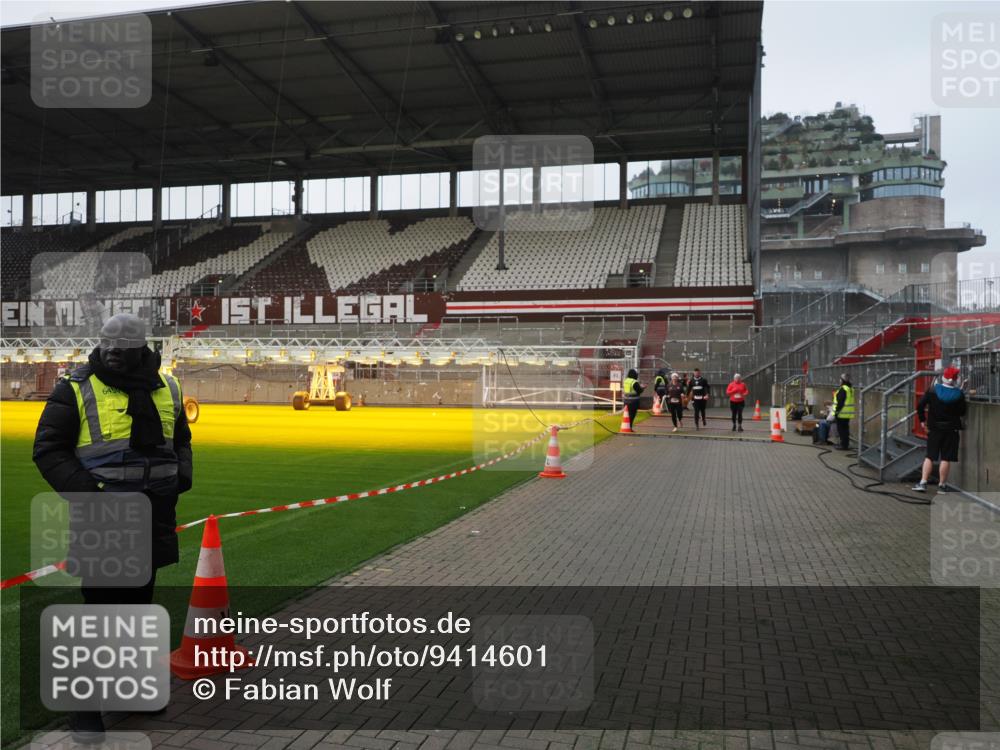 07.12.2025 - St. Pauli X-Mass-Run No. 15 Fabian Wolf http://msf.ph/oto/9414601 07.12.2025 11:23:11 Ziel 21, 69, 1141, 2023, 2373, 2821, 2823, 4249, 4824 meine-sportfotos.de